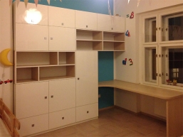 001 nabytek na zakazku cerny