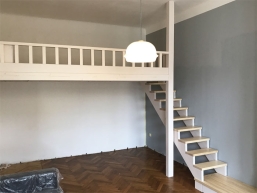 009 patro na spani cerny