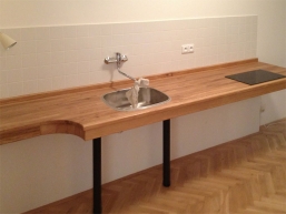 011 nabytek na zakazku cerny