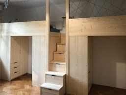 018 patro na spani cerny