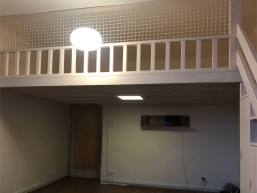 020 patro na spani cerny