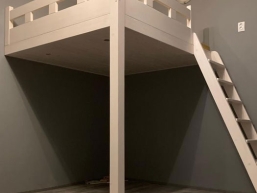 023 patro na spani cerny