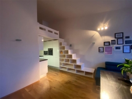 023 ulozne schody cerny