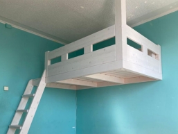 026 patro na spani cerny