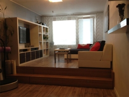 029 nabytek na zakazku cerny