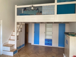 031 patro na spani cerny