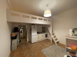 038 patro na spani cerny