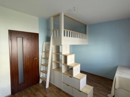 041 patro na spani cerny