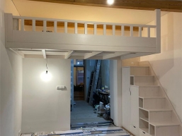 047 patro na spani cerny