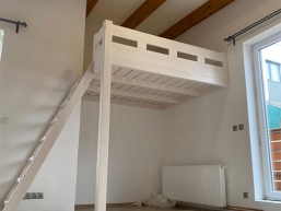 049 patro na spani cerny