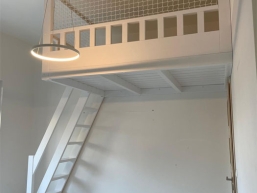 053 patro na spani cerny